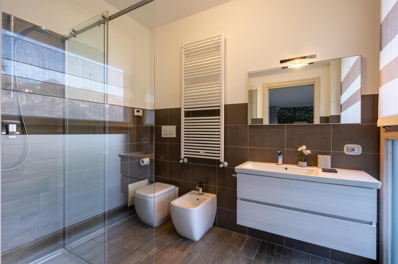 Villa Costanza- Private Heated Pool, Steam Room & Sauna - Bellagio Village Residence Oliveto Lario ภายนอก รูปภาพ